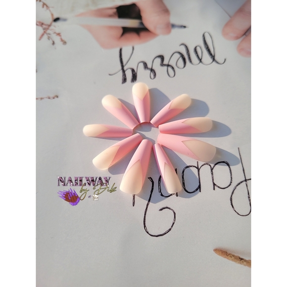 Press on nails - Picture 5 of 5